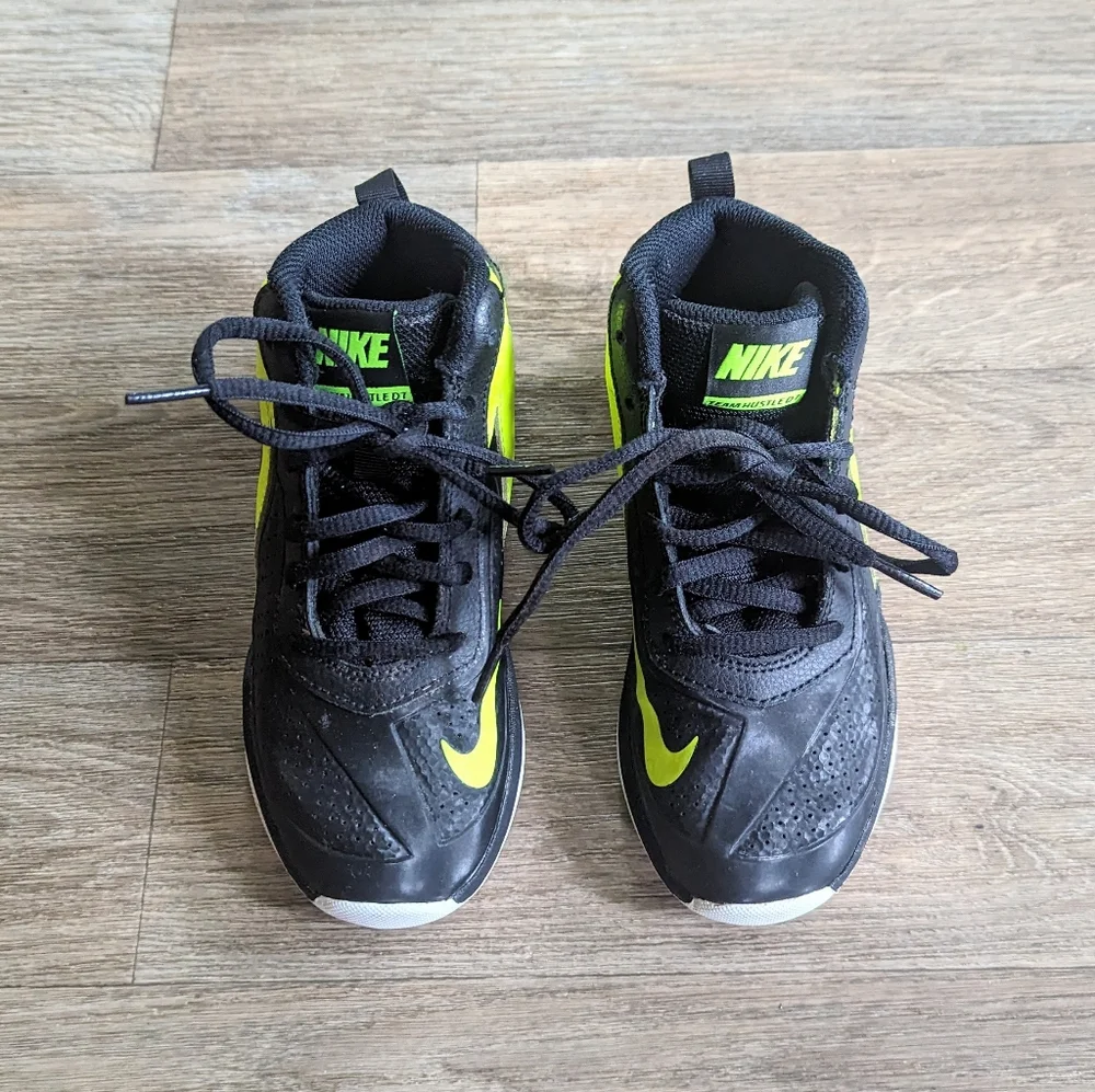 Nike Hustle D7 Kids Youth Basketball Sneakers Shoe Size 12.5C